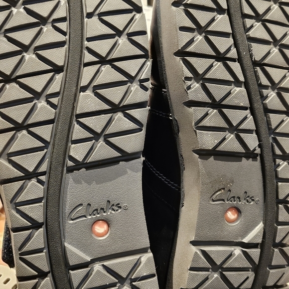 Clarks Unstructured Black Loafers with Velcro Closure Size 8 1/2 m - Picture 10 of 10